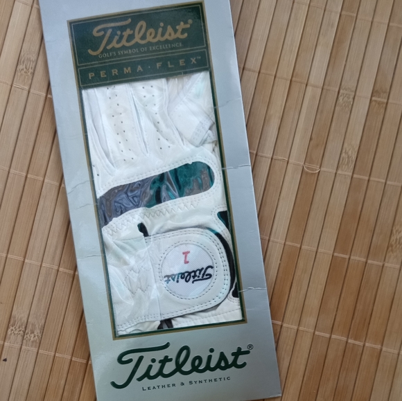 Titlist men's cadet small golf glove - Picture 4 of 4